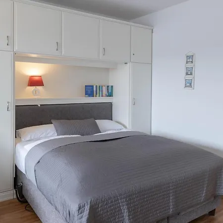 S22 10 Strandburg *